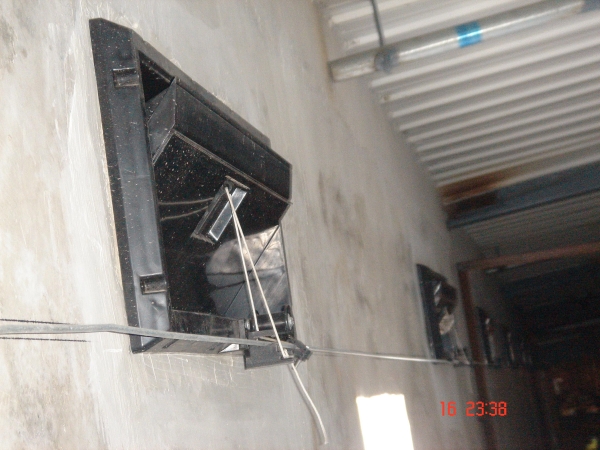 側牆進風係（xì）統