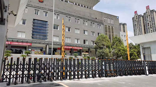 伸縮門案例